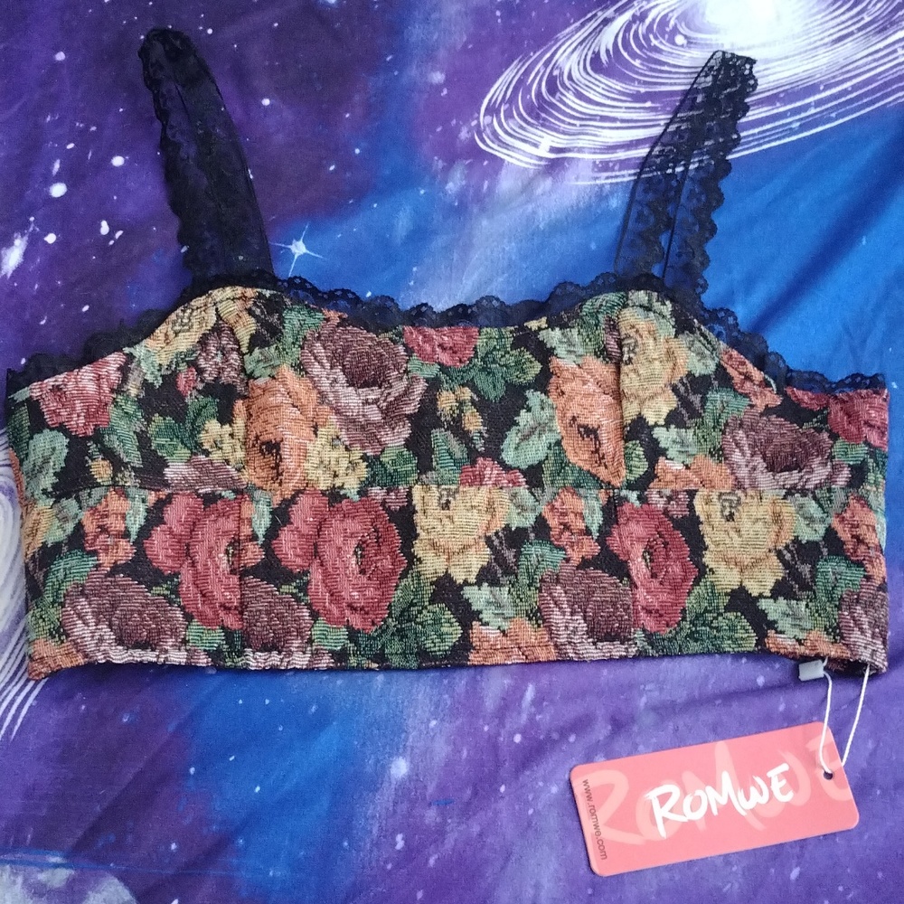 New CUTE 🤩 Romwe vintage floral print crop top sz Medium 6